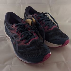 Women's ASICS Gel-Nimbus 23 Size 9.5